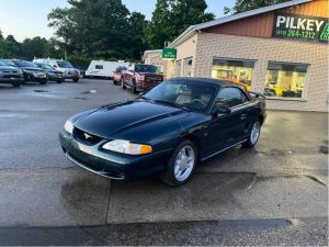 1995_Ford_Mustang-1